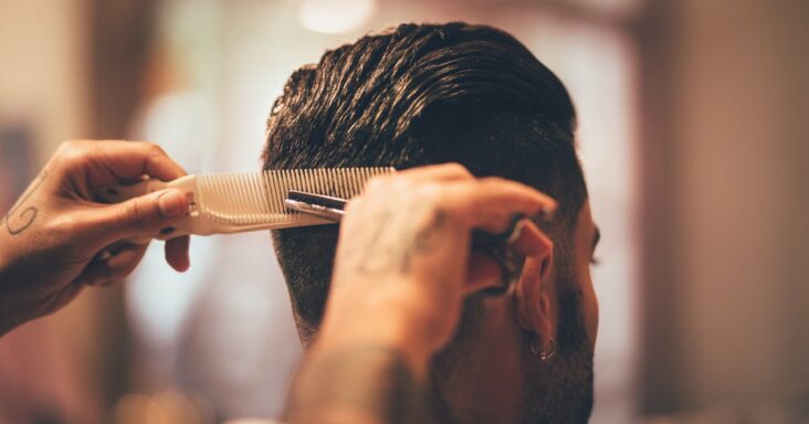el estilista de kim kardashian explica cómo cortar el cabello de los hombres en casa