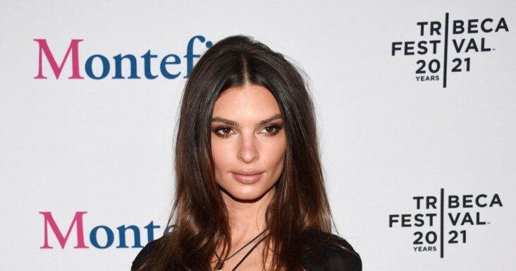 emily ratajkowski: estaba ‘asustada’ cuando recientemente bajé a 100 libras