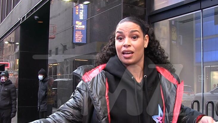 jordin sparks dice que chris brown debería haber estado en los ama