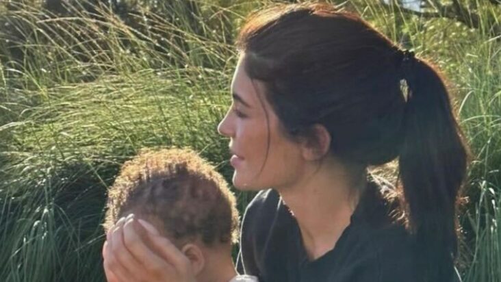 kylie jenner comparte impresionantes sinceridades con su hijo de 9 meses