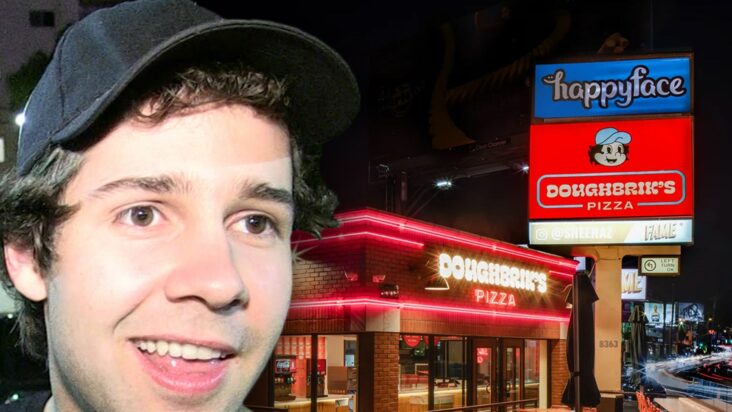 la nueva pizzería de david dobrik recibe campistas temprano en la mañana para su apertura