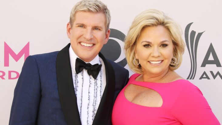 pareja de ‘chrisley knows best’ sentenciada por ‘juerga de fraude de 15 años’