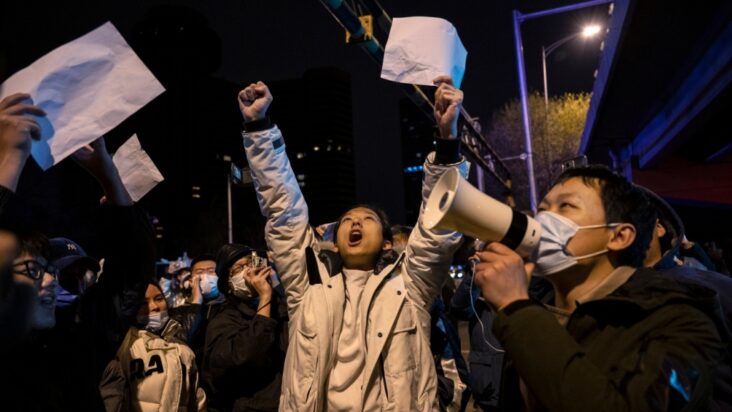 “quiero ver una película” se vuelve viral como eslogan de protesta por el confinamiento por el covid en china