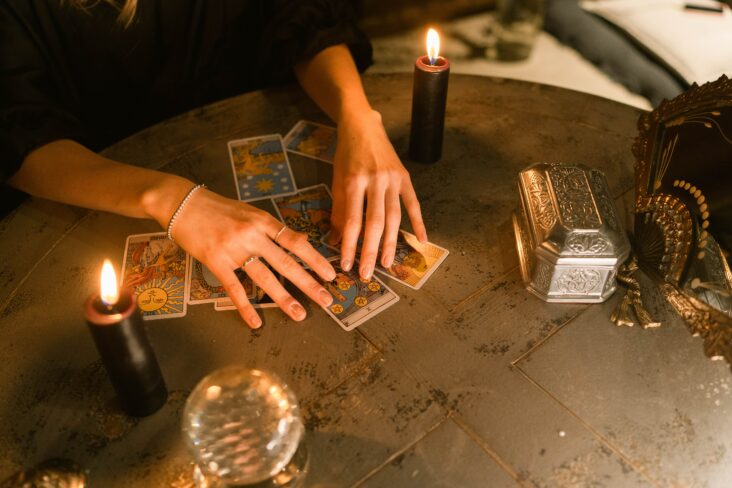 tu horóscopo semanal del tarot quiere que sigas tu intuición y abraces tus poderes psíquicos