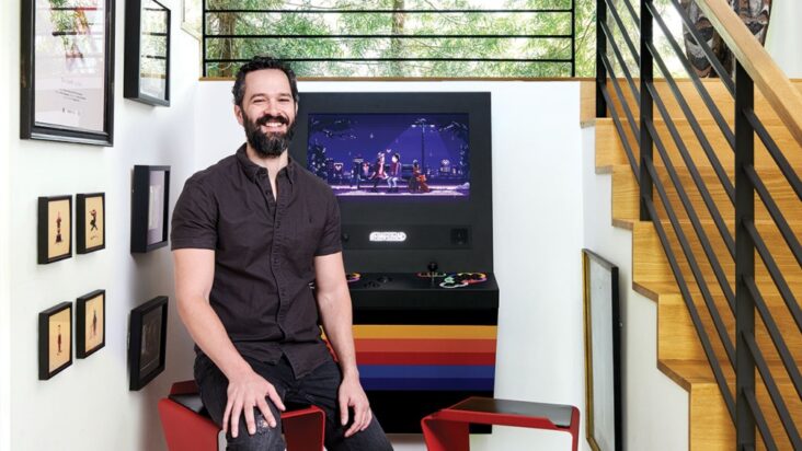 dentro de la casa de santa mónica del creador de ‘the last of us’ neil druckmann