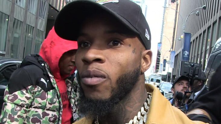 el jurado del juicio por tiroteo de tory lanez comienza sus deliberaciones