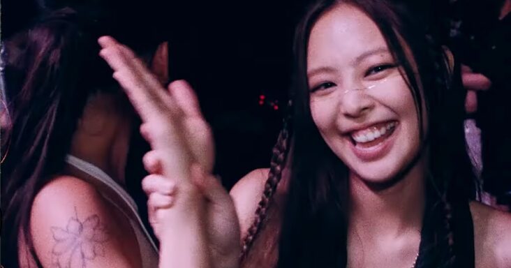 jennie de blackpink encuentra a su gemelo entre sus bailarines de respaldo