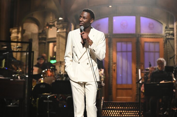 jerrod carmichael será el anfitrión de la 80.a entrega anual de los globos de oro