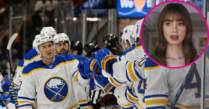 jugadores de buffalo sabres atrapados discutiendo ‘emily en parís’ en el hielo