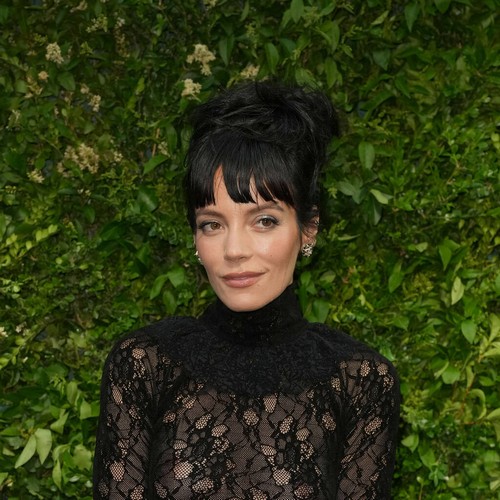 lily allen responde a las críticas sobre los ‘bebés nepo’