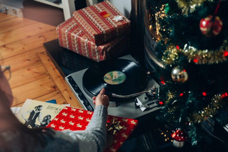 los signos del zodíaco como música navideña: ¿qué canción captura tu espíritu navideño?