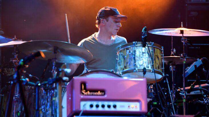 modest mouse drummer jeremiah green diagnosticado con cáncer: el tratamiento está ‘marcando una diferencia positiva’