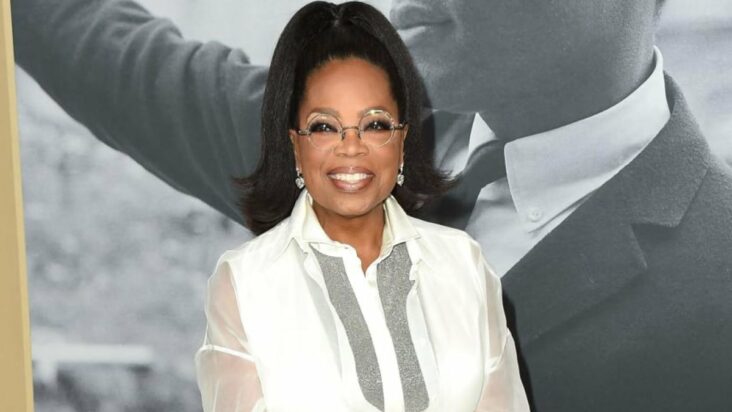 oprah winfrey sorprendida por fan que dice que 100 dólares es demasiado para gastar en un regalo de navidad: «realmente no lo es»