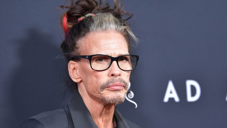 steven tyler acusado de agresión sexual a un menor en una nueva demanda por un reclamo de décadas de antigüedad