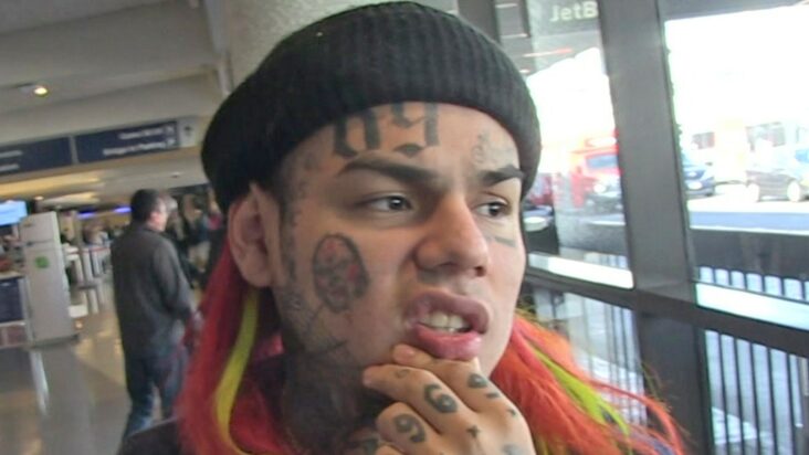 tekashi 6ix9ine prohibido en apartamentos por guardaespaldas que portan armas abiertamente