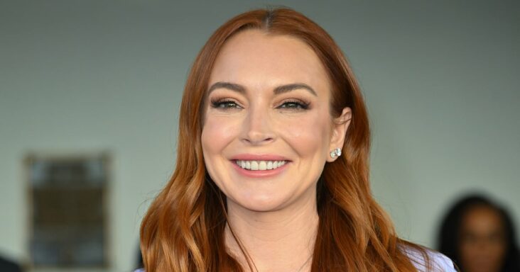 una mirada más cercana a todos los tatuajes de lindsay lohan