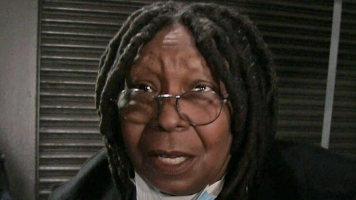 whoopi goldberg se disculpa por duplicar las opiniones sobre el holocausto