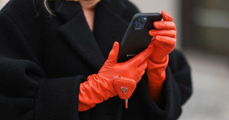 9 guantes con pantalla táctil que son funcionales y compatibles con teléfonos inteligentes