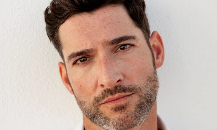 tom ellis y emma roberts protagonizarán la serie ‘second wife’